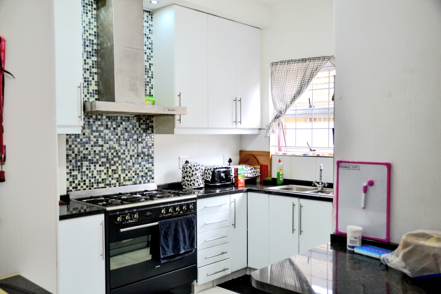 4 Bedroom Property for Sale in Rondebosch East Western Cape